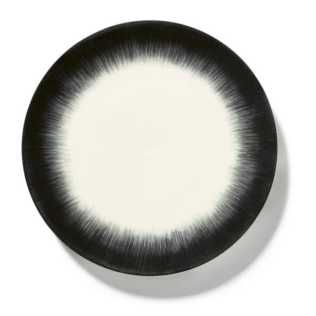 Null Flacher Teller Mit Schwarzer Mitte 17,5cm (2 Stück) Von CHEFGASTRO 1 Null Flacher Teller Mit Schwarzer Mitte 17,5cm (2 Stück) Von CHEFGASTRO